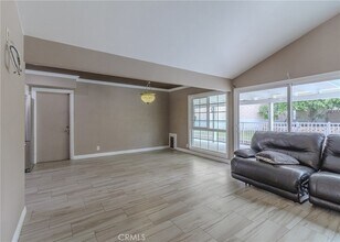 1208 N Earl Cir, Unit 212 in Anaheim, CA - Building Photo - Building Photo