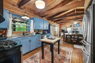 8683 Larue Rd in Rogers, AR - Building Photo