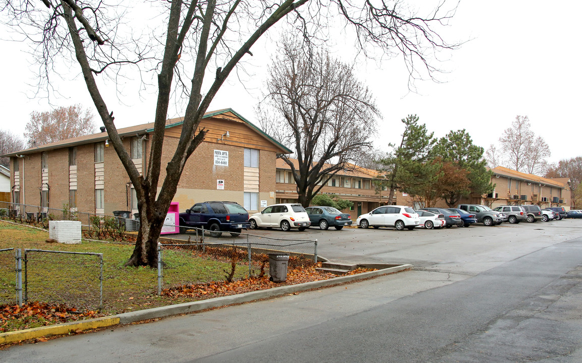 Fiesta Apartments I in Tulsa, OK - Building Photo