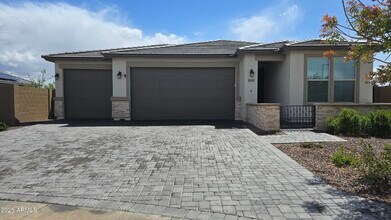 18065 W Elizabeth Ave in Goodyear, AZ - Building Photo - Building Photo