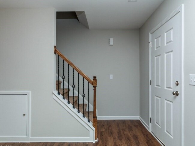 2424 Kings Cross Ct in Winston-Salem, NC - Building Photo - Building Photo