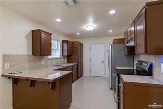 2448 Hamburg St in Brownsville, TX - Building Photo - Building Photo