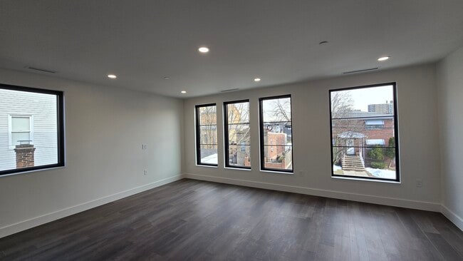 75 Lake St, Unit Unit 2 in Belleville, NJ - Building Photo - Building Photo