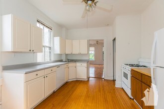2315 N Southport Ave in Chicago, IL - Building Photo - Building Photo