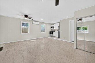 23130 Bayleaf Dr in Spring, TX - Building Photo - Building Photo