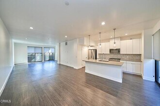 4201 Pennsylvania Ave in Glendale, CA - Building Photo - Building Photo