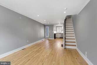 313 Mercy St in Philadelphia, PA - Building Photo - Building Photo