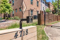 3265 W Camp Wisdom Rd in Dallas, TX - Building Photo - Building Photo