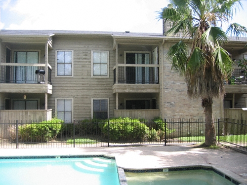 Oak Villa Apartments in Houston, TX - Building Photo