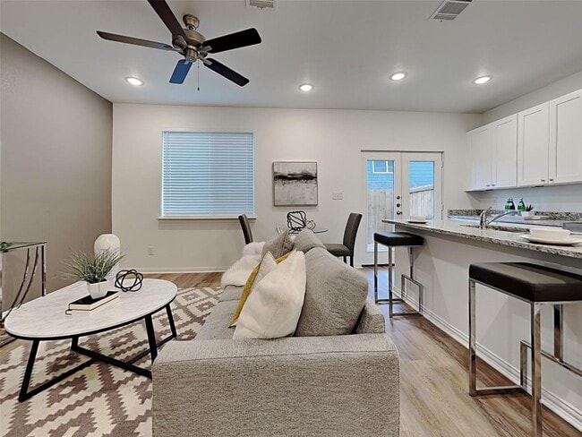 203 Briarwood Ln in Forest Hill, TX - Building Photo - Building Photo