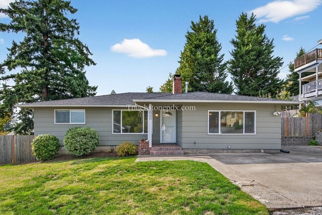 2060 Oak St in West Linn, OR - Building Photo - Building Photo