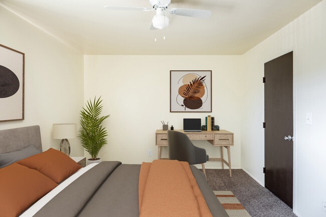 River Raisin Apartments in Monroe, MI - Foto de edificio - Building Photo