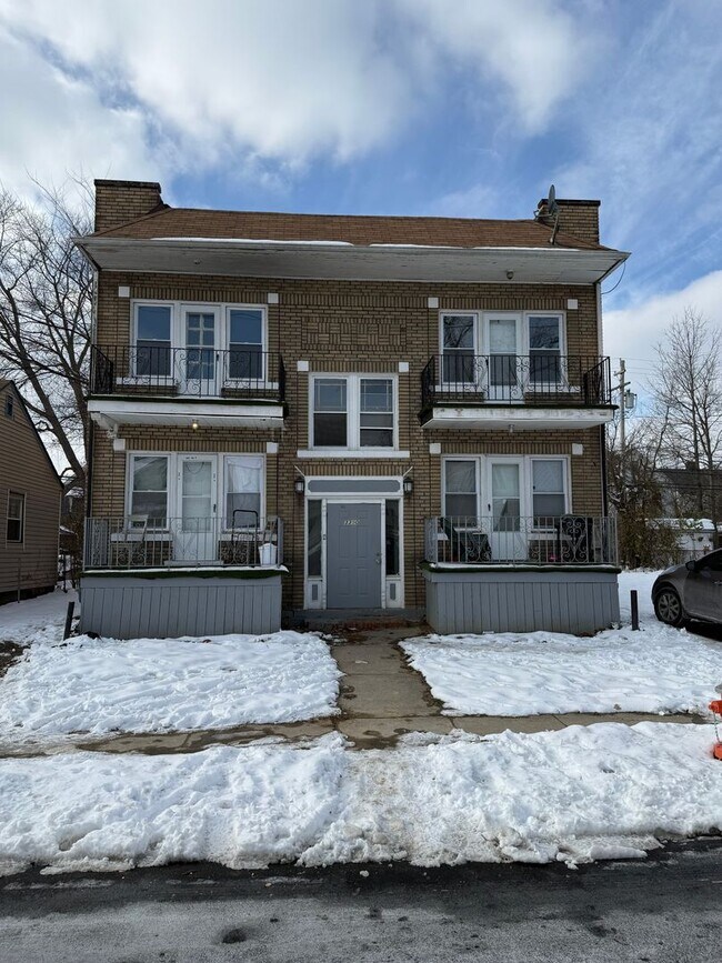 property at 3390 E 143rd St