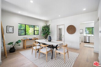 976 Hyperion Ave in Los Angeles, CA - Building Photo - Building Photo