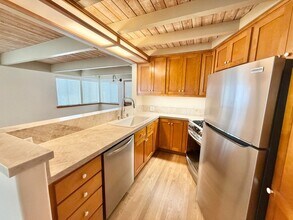 328 Pinecrest Dr in Laguna Beach, CA - Building Photo - Building Photo