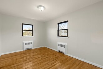 486-490 Essex St in Hackensack, NJ - Foto de edificio - Building Photo