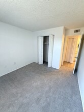 2527 N Alafaya Trail in Orlando, FL - Building Photo - Building Photo