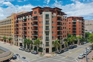 100 Andalusia Ave in Coral Gables, FL - Foto de edificio - Building Photo