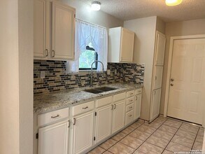 773 E Mather St in New Braunfels, TX - Building Photo - Building Photo