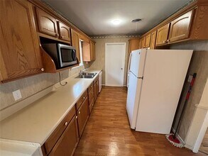 2106 N Loy St in Sherman, TX - Building Photo - Building Photo