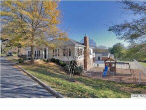 1311 Villa Way in Charlottesville, VA - Building Photo - Building Photo