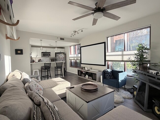 1150 J St, Unit 107 in San Diego, CA - Building Photo - Building Photo