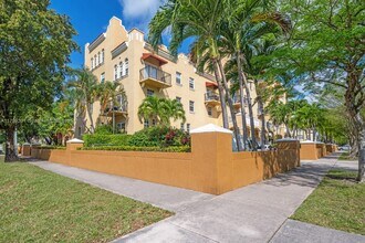 1400 Salzedo St in Coral Gables, FL - Building Photo - Building Photo