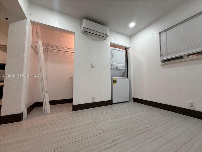 1881 SW 42nd Terrace in Fort Lauderdale, FL - Building Photo - Building Photo