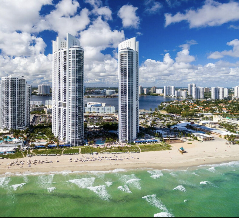 18201 Collins Ave, Unit 1201 in Sunny Isles Beach, FL - Foto de edificio