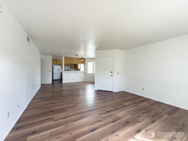 1263 Calle Bonita in Camarillo, CA - Building Photo - Building Photo