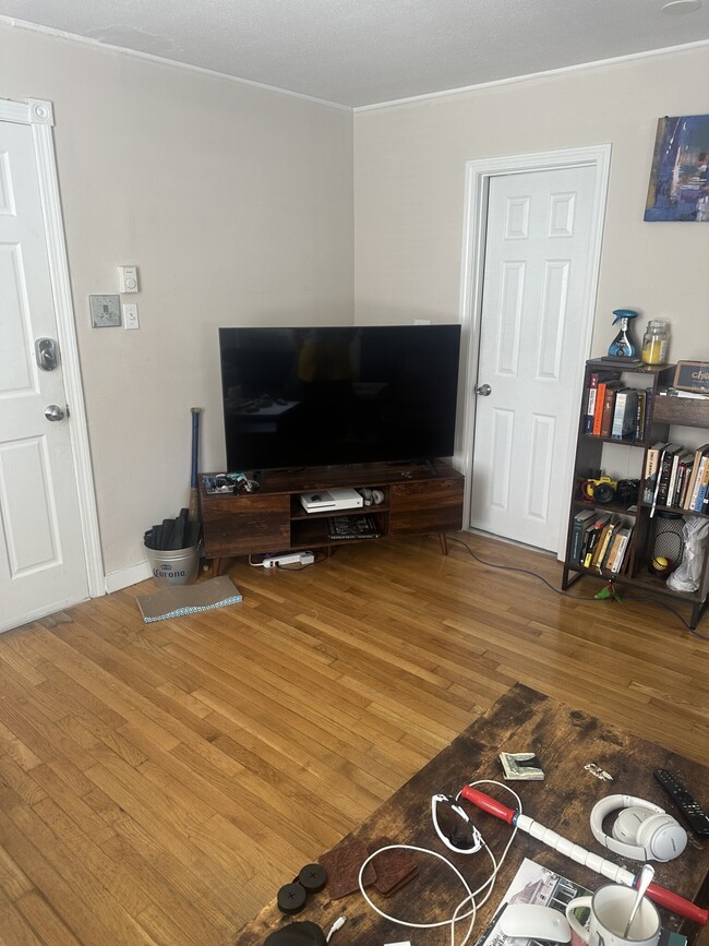 512 E Broadway, Unit 1