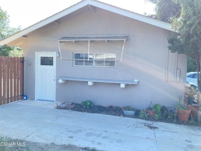 property at 952 Pickwick Ct