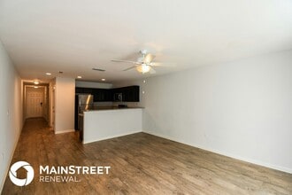 556 Eiseman Wy in Jacksonville, FL - Foto de edificio - Building Photo