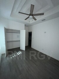 805 W Garrison Dr photo'