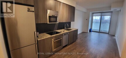 101 Erskine Ave in Toronto, ON - Building Photo - Building Photo