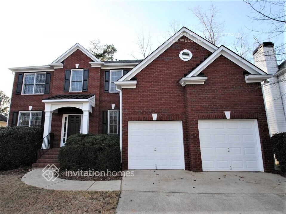 827 Deerfield Ct in Stone Mountain, GA - Building Photo