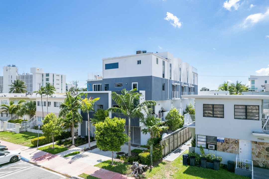 The Bay Ritz in Miami Beach, FL - Building Photo