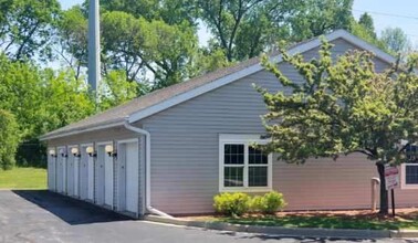 Parkside Commons Senior Apartments in Milwaukee, WI - Building Photo - Building Photo