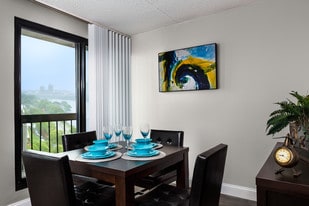 808 Memorial Drive Apartments
