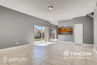 102 Knights Hollow Dr in Apopka, FL - Building Photo - Building Photo