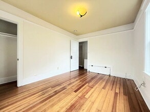 1048 Laguna Ave in Los Angeles, CA - Building Photo - Building Photo