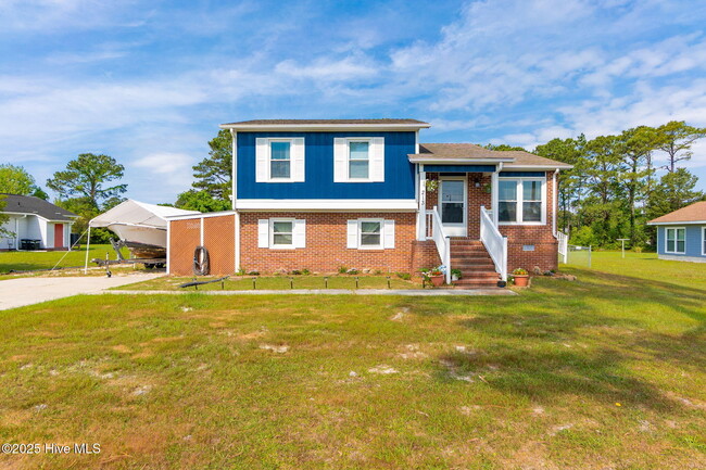 213 9 Mile Rd in Newport, NC - Building Photo - Building Photo