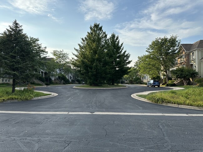 property at 1921 Lynn Cir