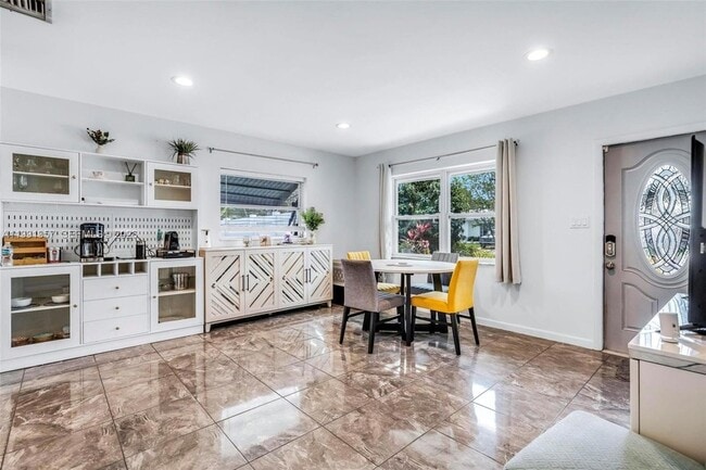 7211 NW 76th St in Tamarac, FL - Building Photo - Building Photo