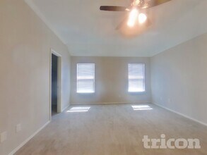 12308 Shine Ave in Rhome, TX - Foto de edificio - Building Photo