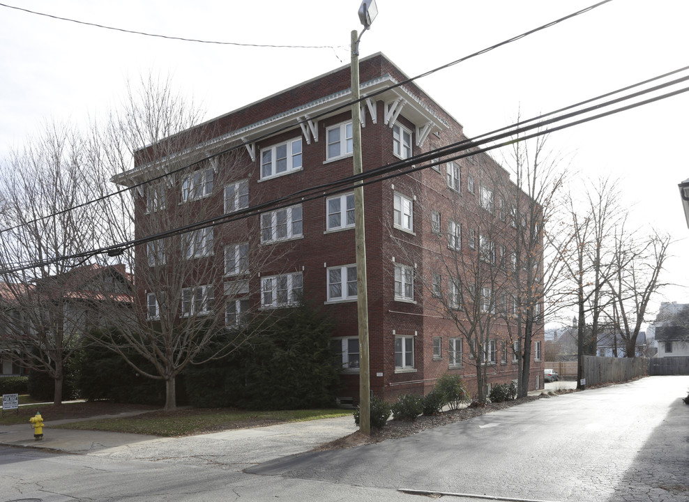 Commodore Apartments in Asheville, NC - Foto de edificio