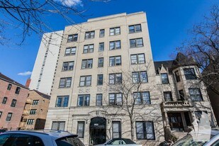 3933 N Clarendon Ave, Unit 203 in Chicago, IL - Building Photo