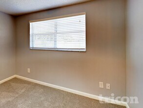 8235 Donaldson Dr in Tampa, FL - Building Photo - Building Photo