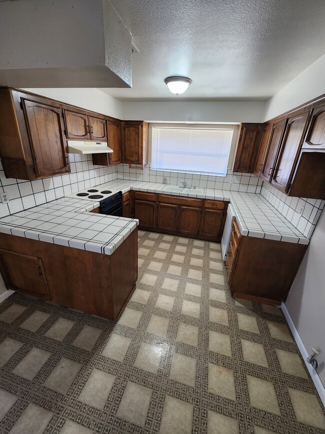 3158 W Austin Way, Unit 102 in Fresno, CA - Foto de edificio - Building Photo
