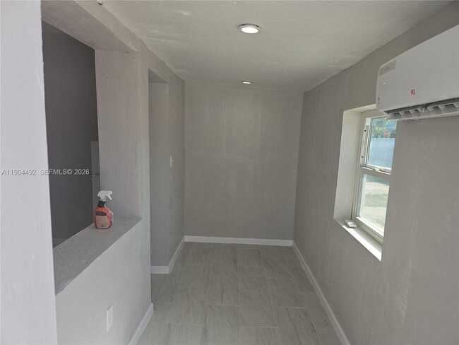 528 NW 10th St in Florida City, FL - Building Photo - Building Photo